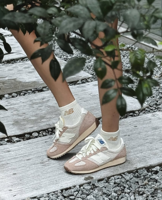 봄철 운동 필수 아이템: 신발, 의류, 액세서리 추천